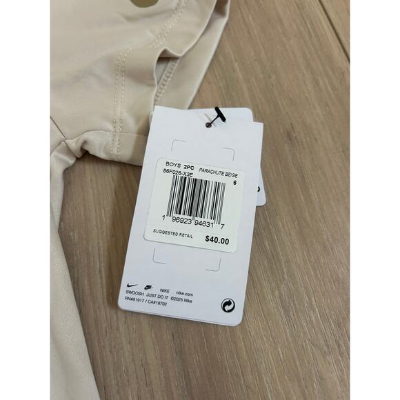 Nike Just Do It T-Shirt & Shorts Set Parachute Beige NWT Size 6 Boys - Picture 3 of 5